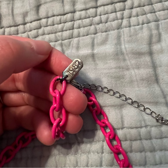 ◻️AEROPOSTALE: Girl’s one size, long pink chain necklace, preowned◻️ - Picture 3 of 6
